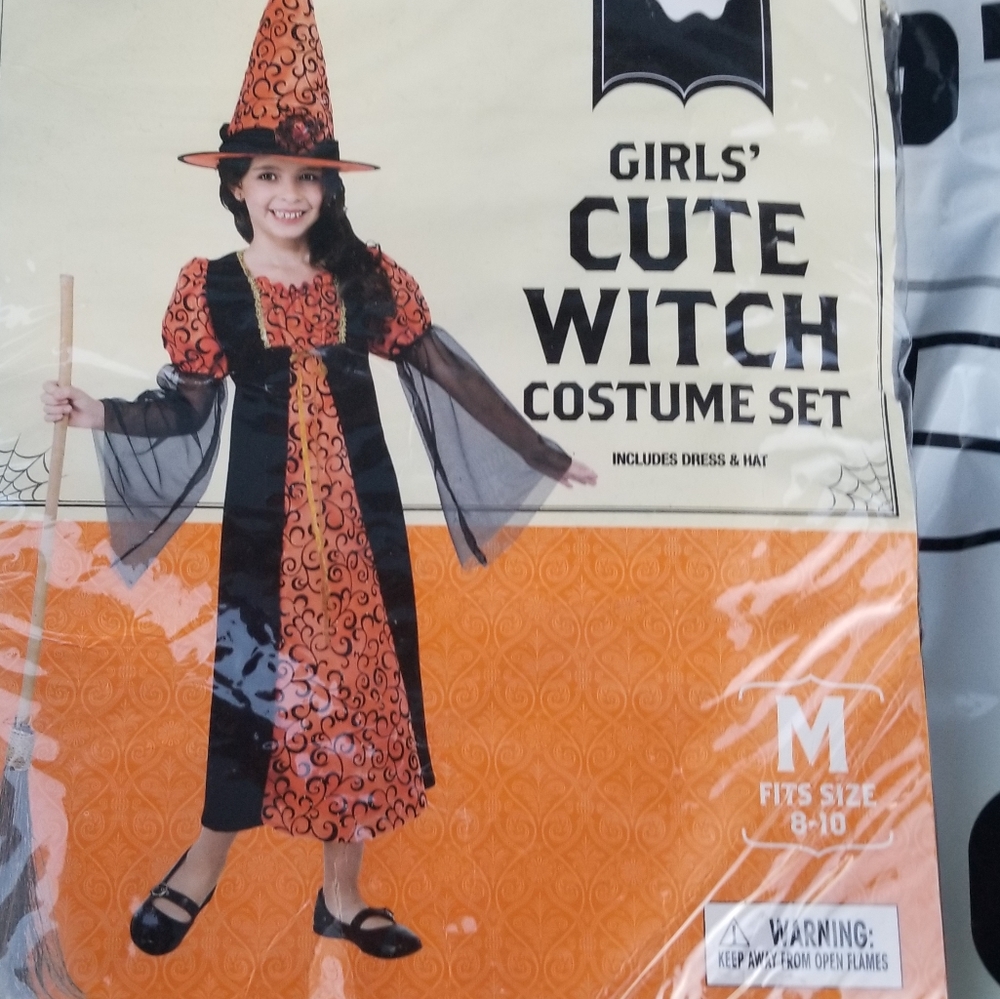 Cute Witch costume for 5-7 year olds NEW